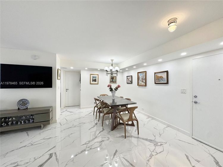 Winston Towers #1501 image #11