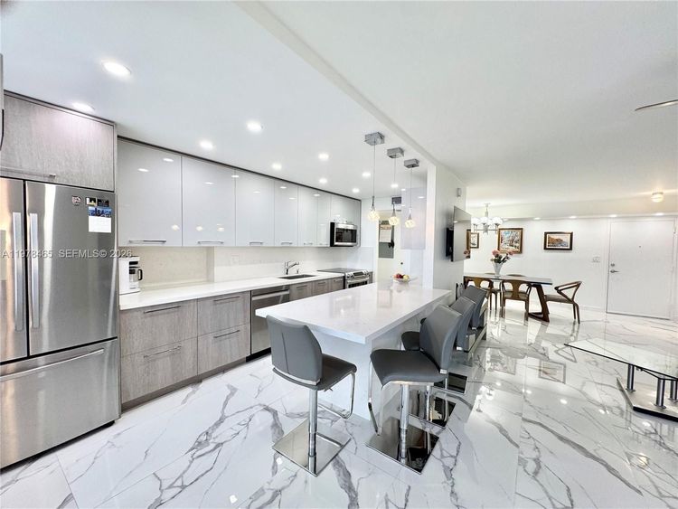 Winston Towers #1501 image #14