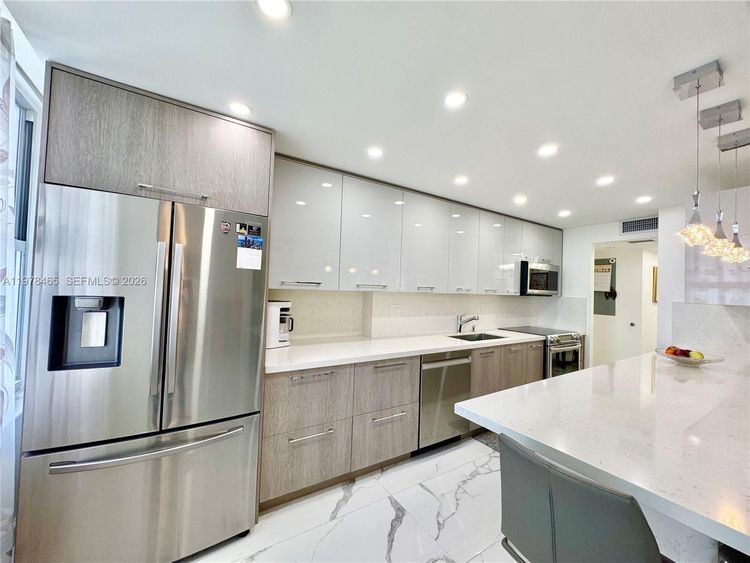 Winston Towers #1501 image #15