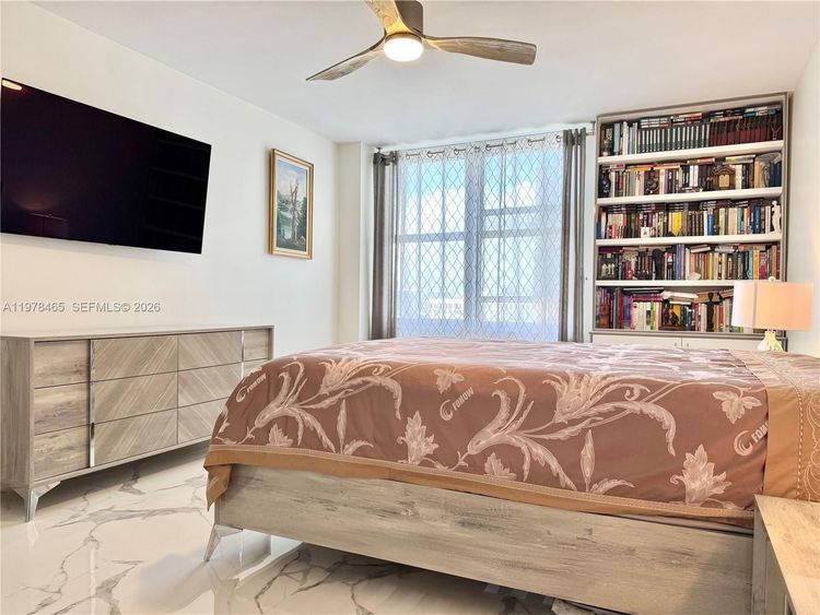 Winston Towers #1501 image #18