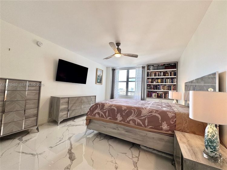 Winston Towers #1501 image #19