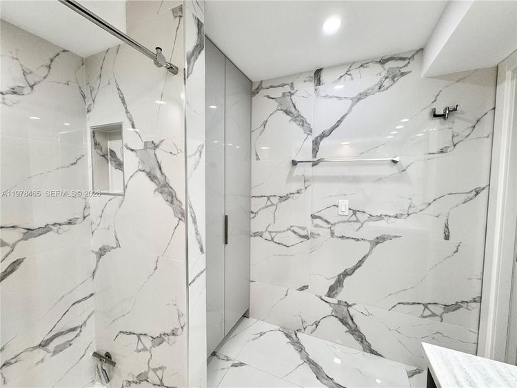 Winston Towers #1501 image #23