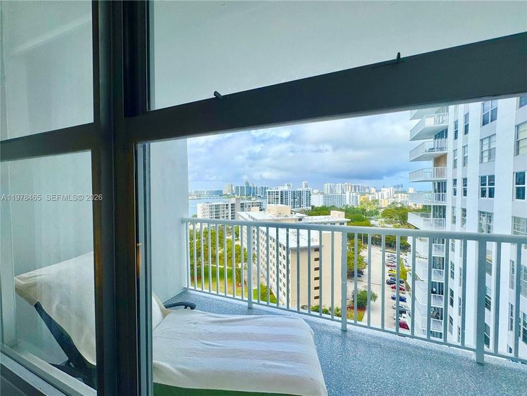 Winston Towers #1501 image #27