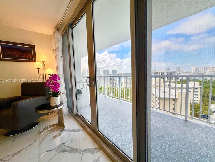 Winston Towers #1501 image #7