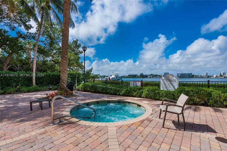 Porto Bellagio #1414 image #25