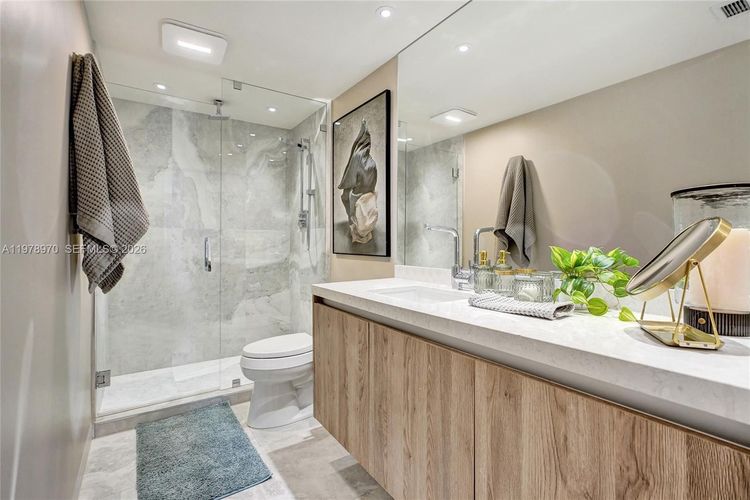 Arlen House East #205 image #15