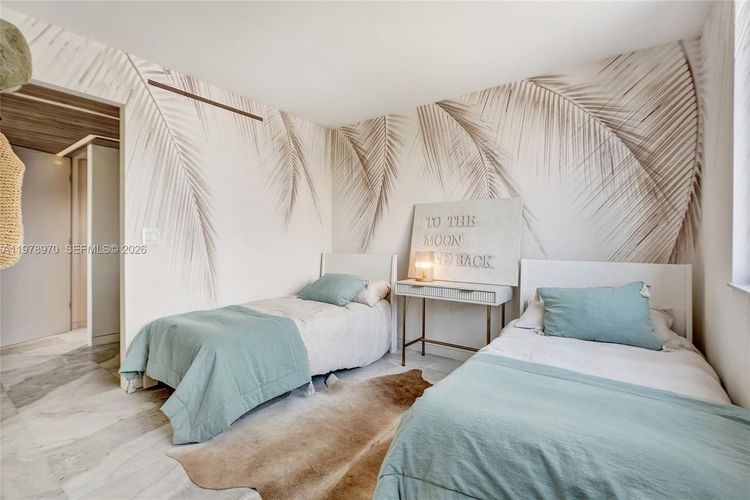 Arlen House East #205 image #18