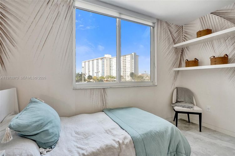 Arlen House East #205 image #19