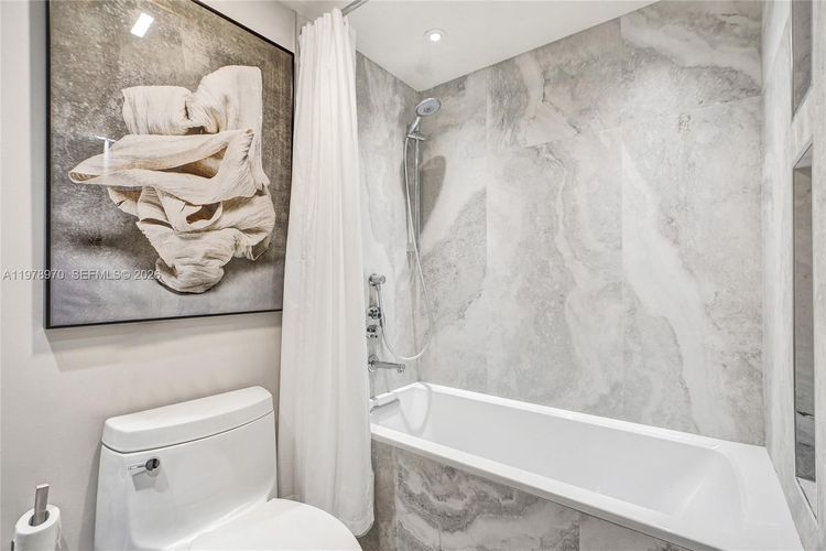 Arlen House East #205 image #24