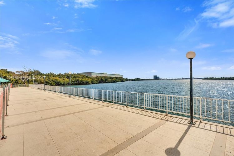 Arlen House East #205 image #29