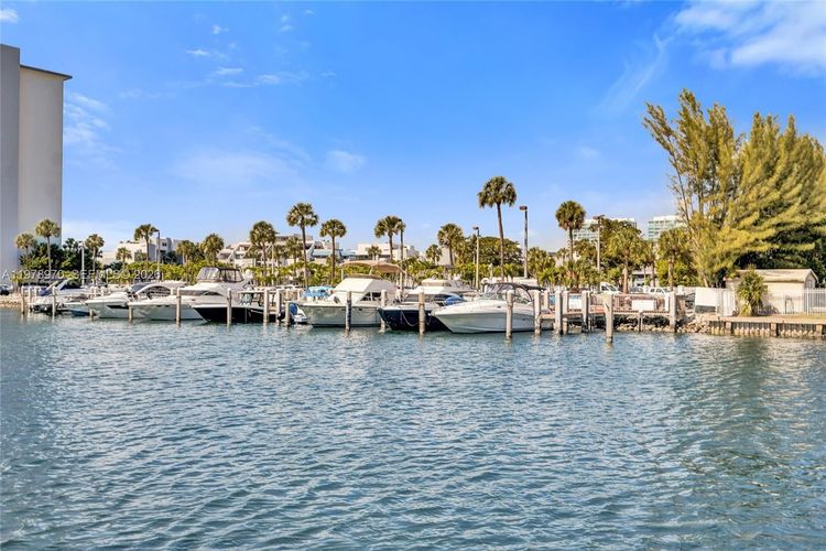 Arlen House East #205 image #31