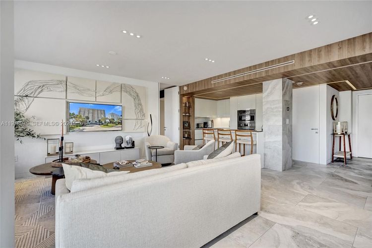 Arlen House East #205 image #9