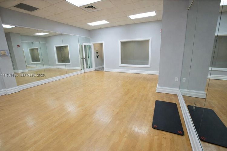 The Wave Condominium #1131 image #15