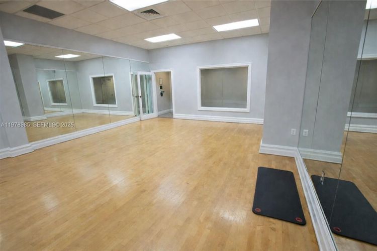 The Wave Condominium #1131 image #16