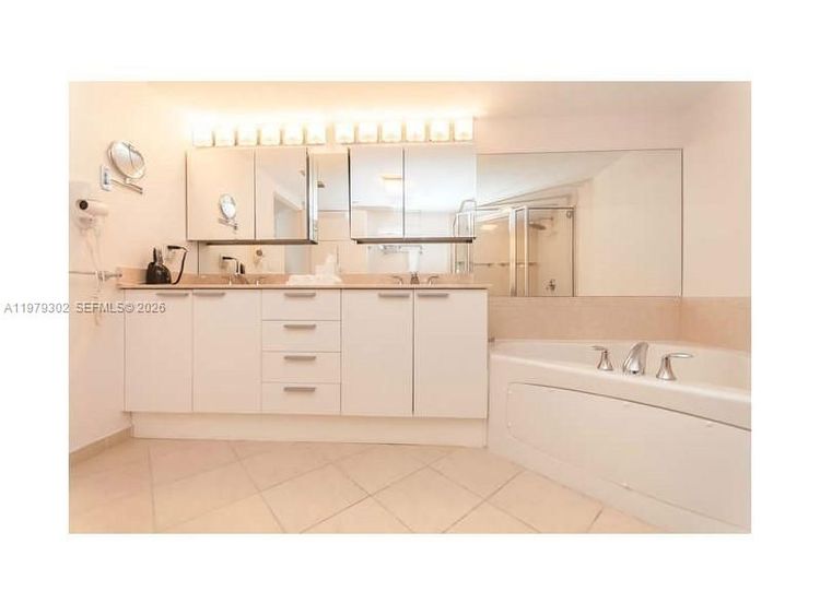 La Perla #2406 image #22