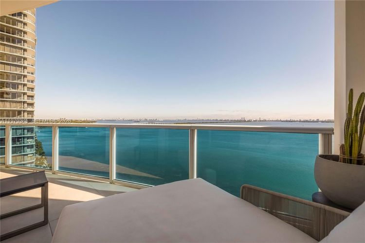 New Wave Condo #PH2F image #12