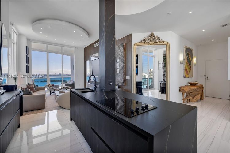 New Wave Condo #PH2F image #6