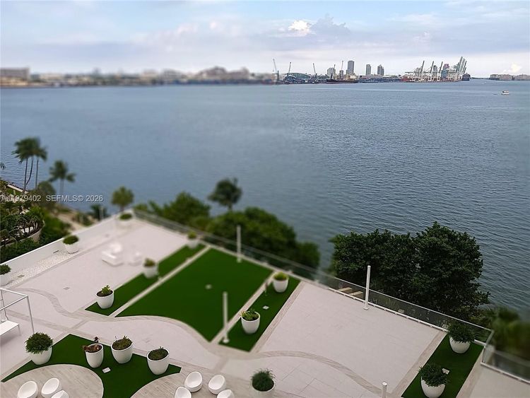 Isola #911 image #16