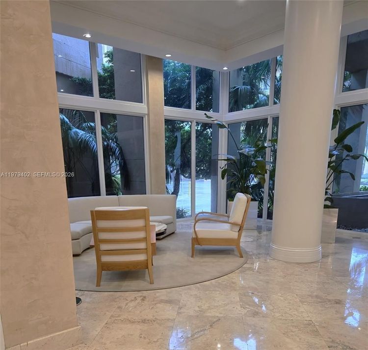 Isola #911 image #23