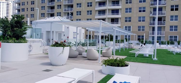 Isola #911 image #26