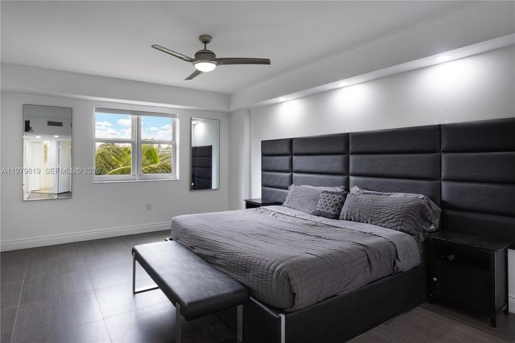 Turnberry Village #311 image #10