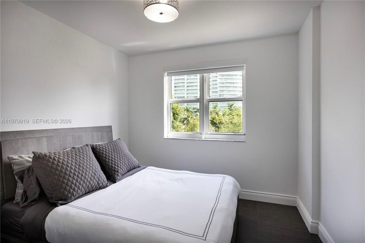Turnberry Village #311 image #11