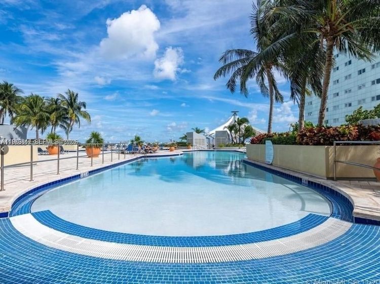 Vizcayne North Tower #440 image #32