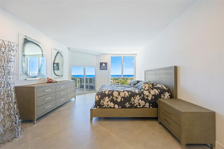 One Island Place #1101 image #18