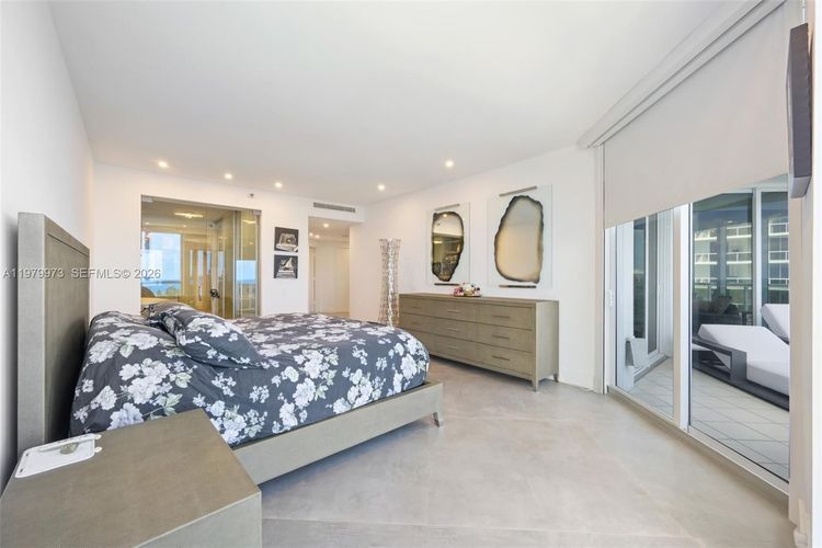 One Island Place #1101 image #19