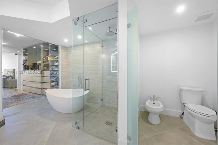 One Island Place #1101 image #22