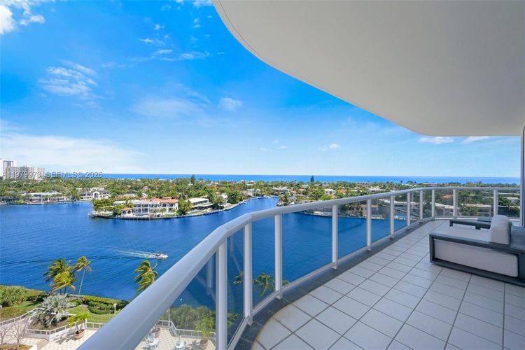 One Island Place #1101 image #30