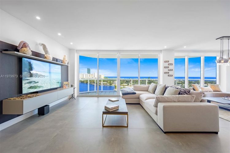 One Island Place #1101 image #7