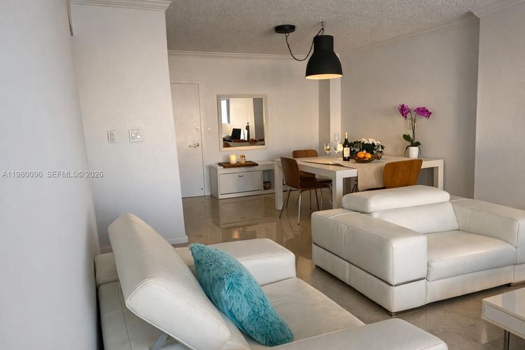 Arlen House East #1107 image #12