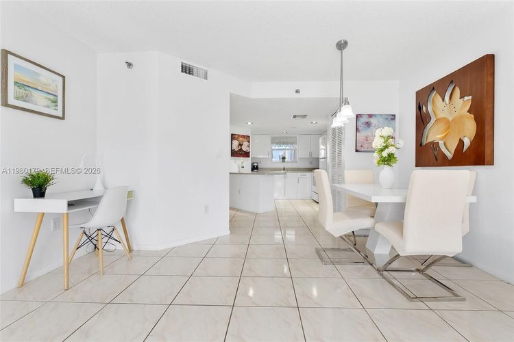 Le Frontenac #607 image #11