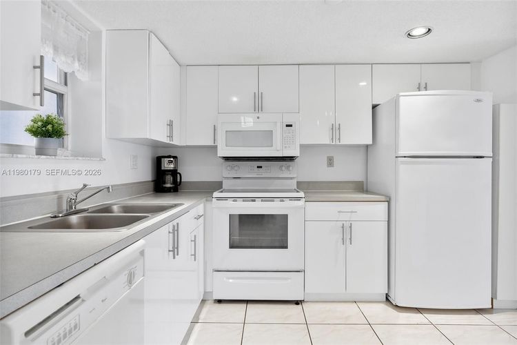 Le Frontenac #607 image #14