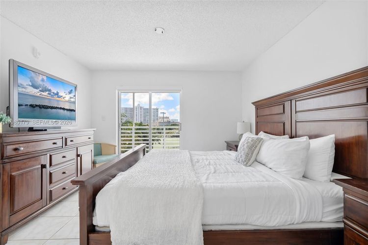 Le Frontenac #607 image #17