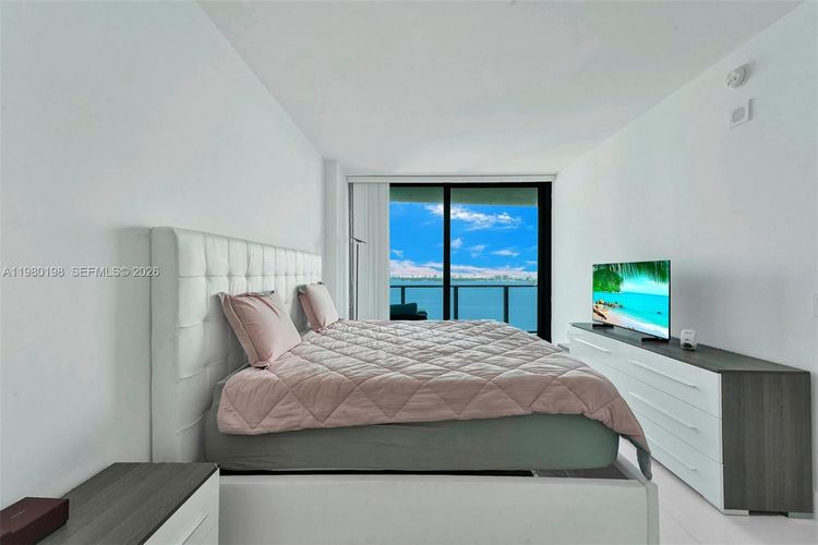 Icon Bay #3403 image #16