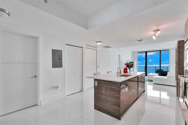 Icon Bay #3403 image #21