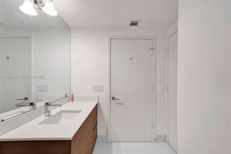 Icon Bay #3403 image #25