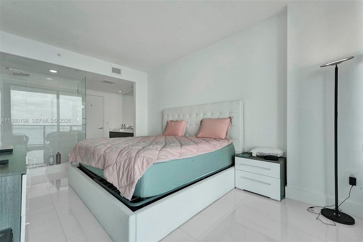 Icon Bay #3403 image #28