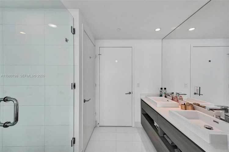 Icon Bay #3403 image #31