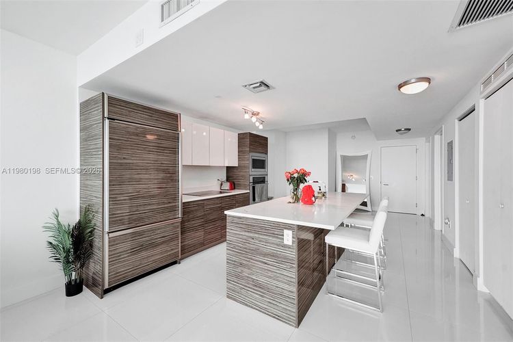 Icon Bay #3403 image #6