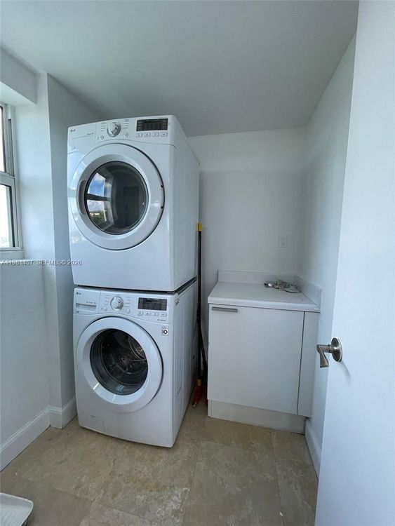 One Fifty One At Biscayne #709 image #10