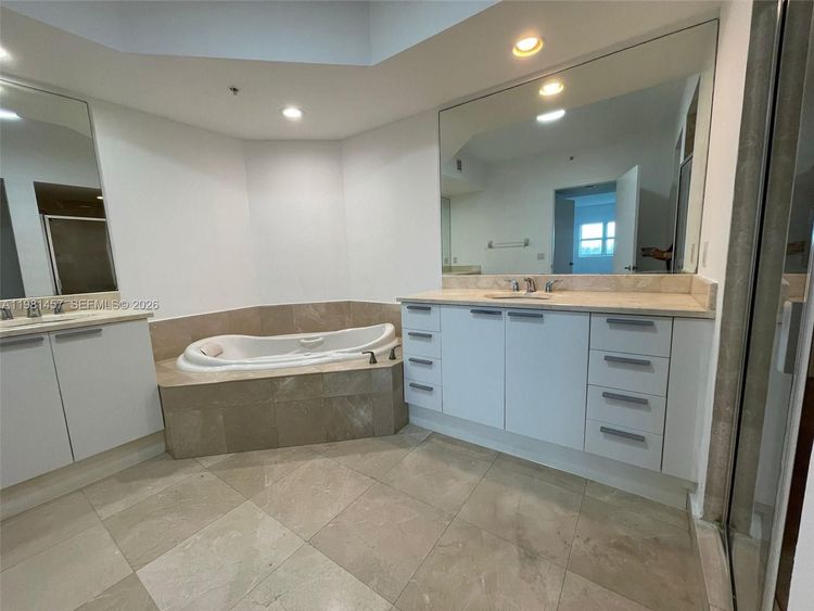 One Fifty One At Biscayne #709 image #20