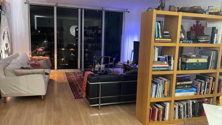 Island Pointe #7N image #24