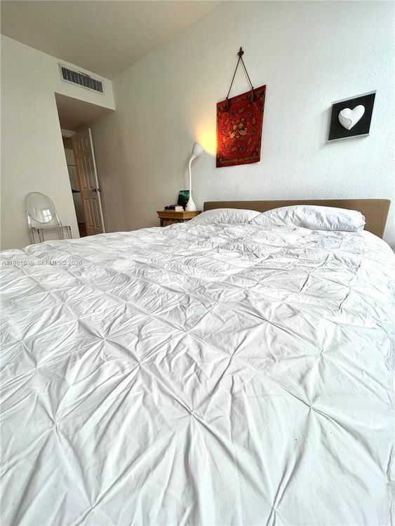 Island Pointe #7N image #31