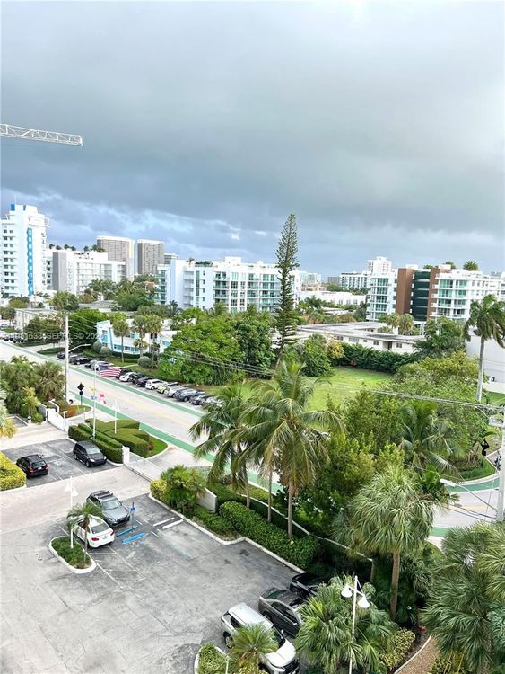 Island Pointe #7N image #39