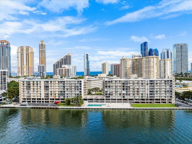 Fairview House #S-707 image #7