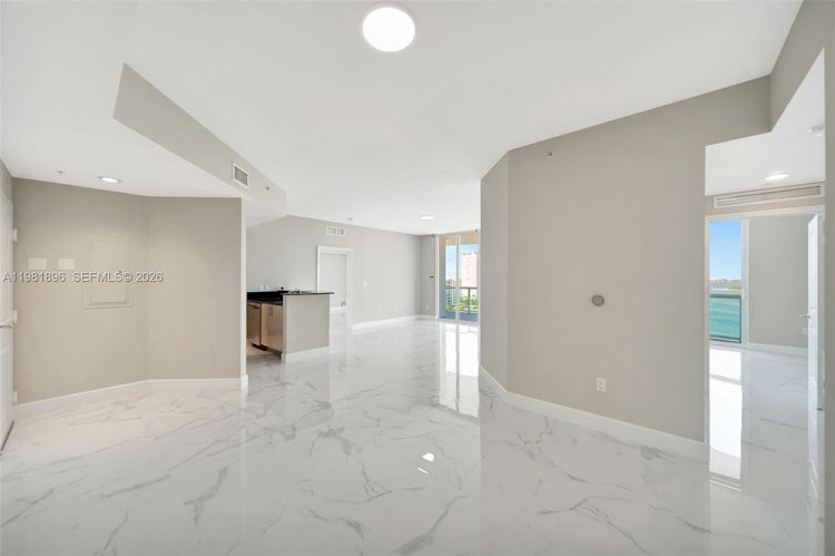 360 Condo #1001 image #10
