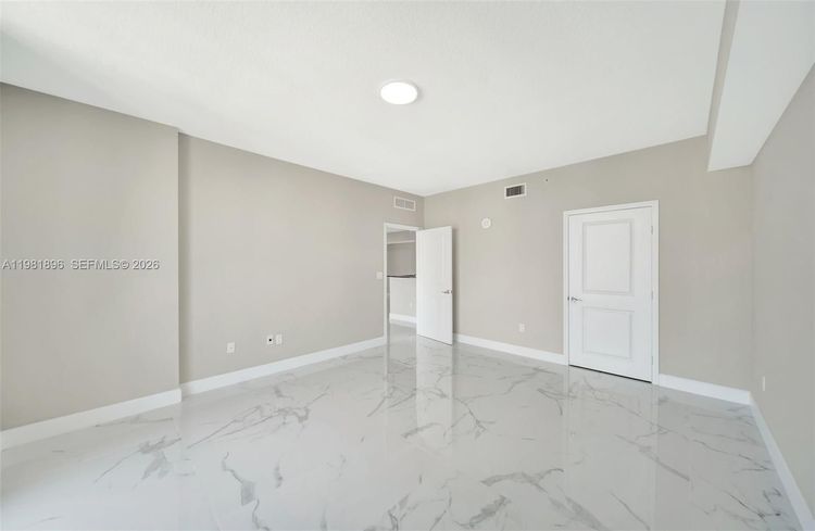 360 Condo #1001 image #18